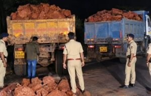 ವಿಟ್ಲ: ಅಕ್ರಮವಾಗಿ ಕೆಂಪು ಕಲ್ಲು ಸಾಗಾಟ ಮಾಡುತ್ತಿದ್ದ ಎರಡು ಲಾರಿಗಳು ವಶಕ್ಕೆ- ಪ್ರಕರಣ ದಾಖಲು