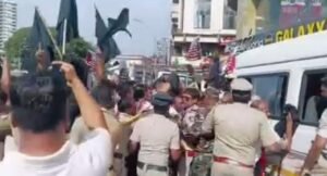 ಮಂಗಳೂರು: ಅಬ್ದುಲ್ ರಹಿಮಾನ್ ಕೊಲೆ ಆರೋಪಿಗಳಿಗೆ ಜಾಮೀನು: ಸಚಿವರ ಕಾರಿಗೆ ಮುತ್ತಿಗೆ ಹಾಕಿದ ಎಸ್‌ಡಿಪಿಐ ಕಾರ್ಯಕರ್ತರು